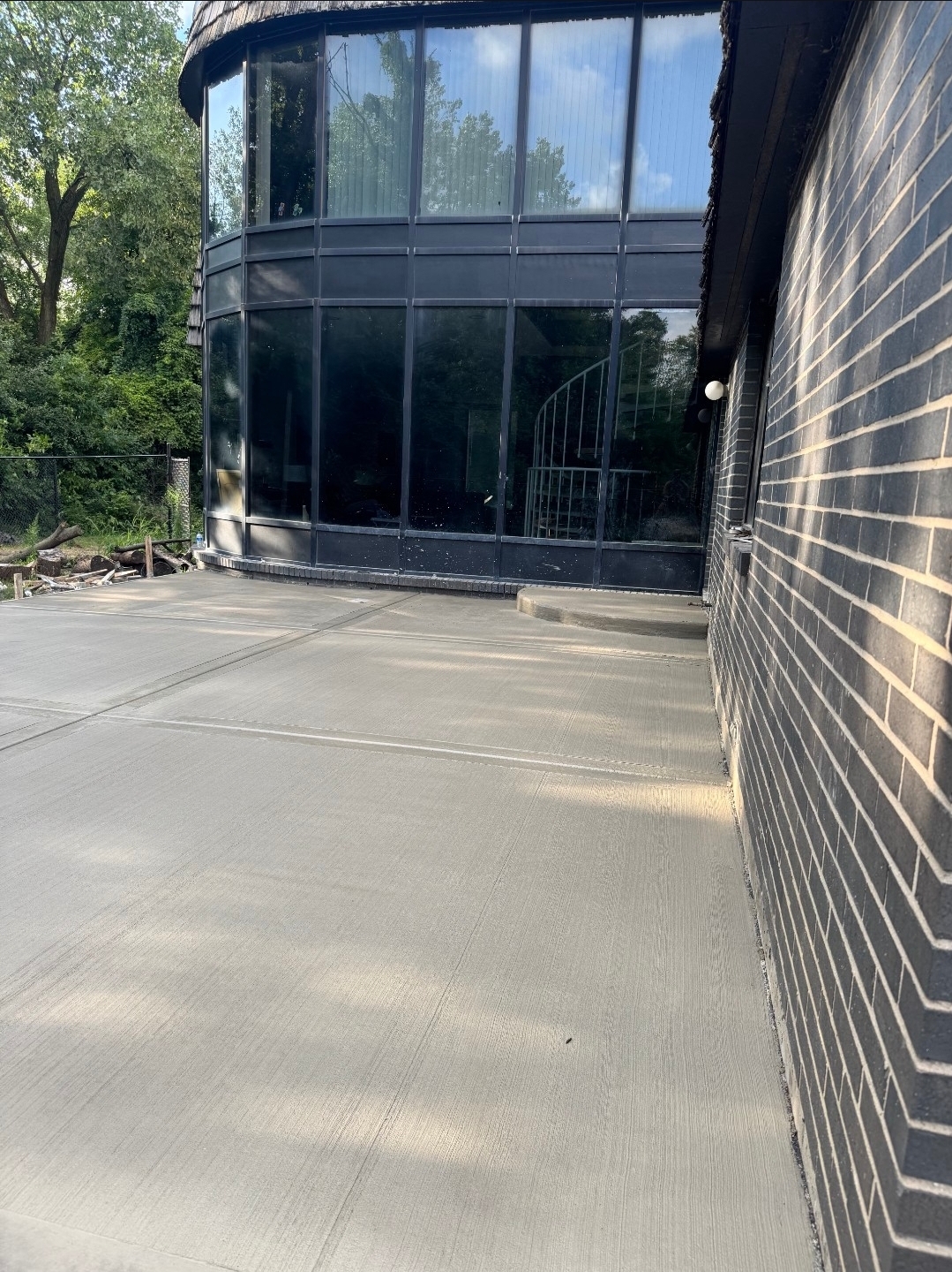 Large concrete patio pour